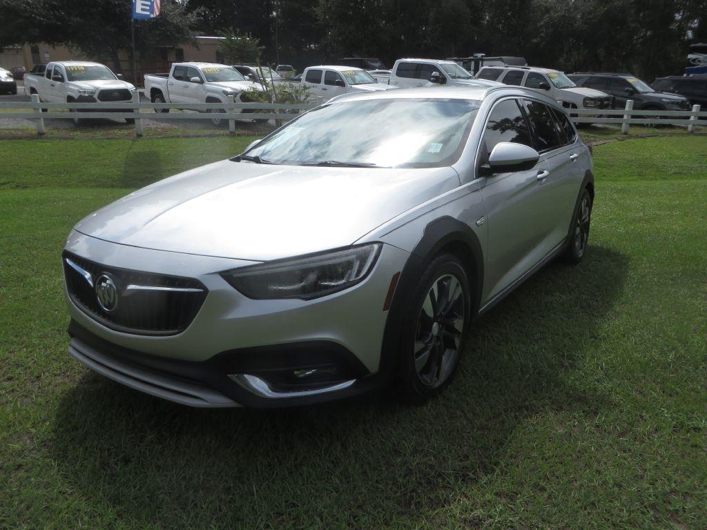 buick regal tourx 2018 W04GV8SX8J1165390 image buick regal tourx 2018 W04GV8SX8J1165390 image